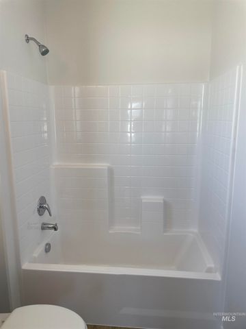 503 Carson Dr, Twin Falls, ID 83301
