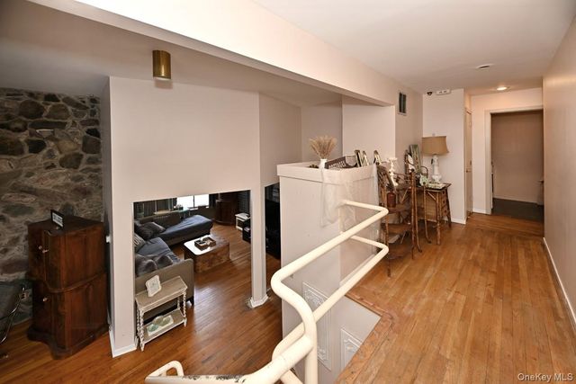 11 Lomond Avenue, Chestnut Ridge, NY 10977