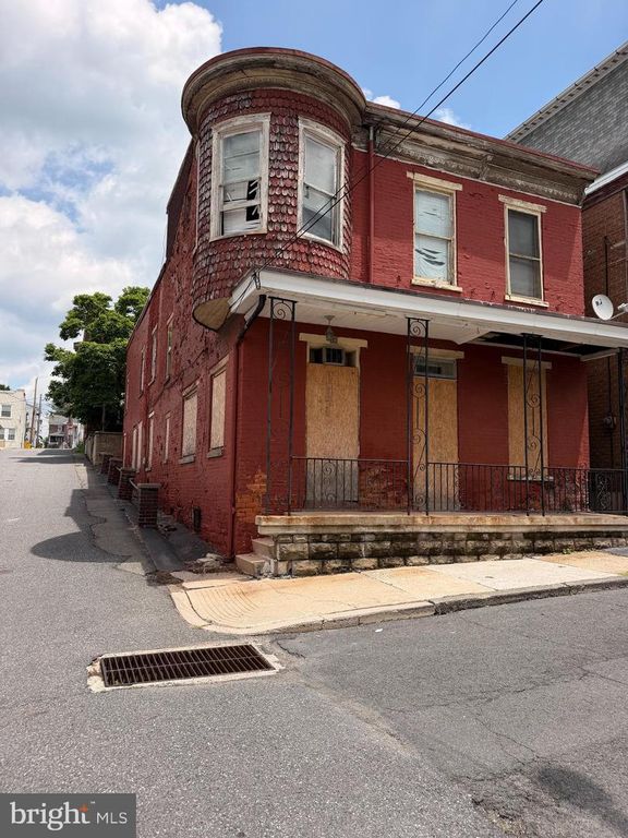 33 S SAINT PETER ST, Schuylkill Haven, PA 17972