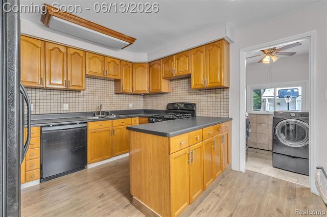 14470 Syracuse Street, Taylor, MI 48180