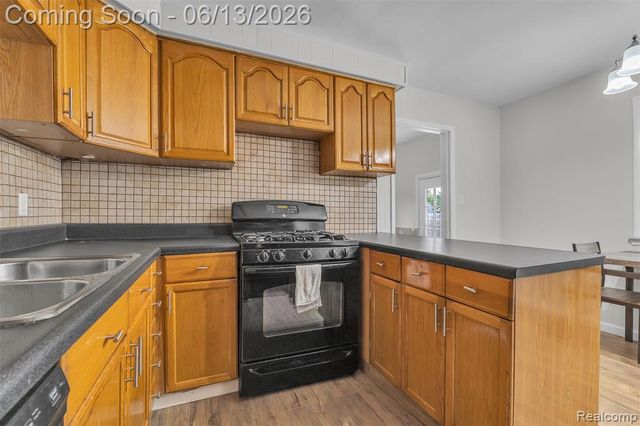 14470 Syracuse Street, Taylor, MI 48180