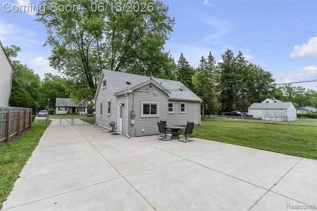 14470 Syracuse Street, Taylor, MI 48180
