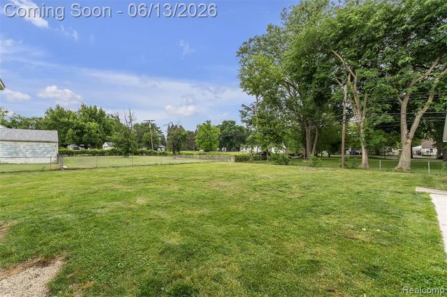 14470 Syracuse Street, Taylor, MI 48180
