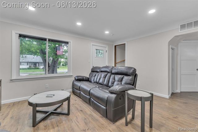 14470 Syracuse Street, Taylor, MI 48180