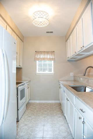 24031 Fairlane Boulevard, Woodhaven, MI 48183