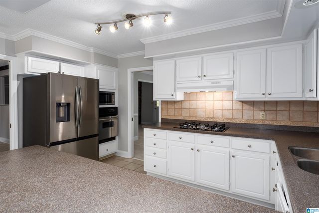 2001 SHADOWOOD COURT, Hoover, AL 35244