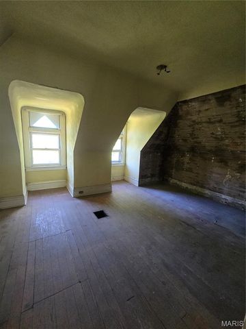 3512 Halliday Avenue, St Louis, MO 63118