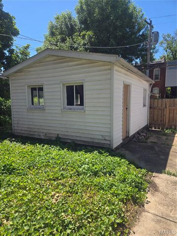 3512 Halliday Avenue, St Louis, MO 63118