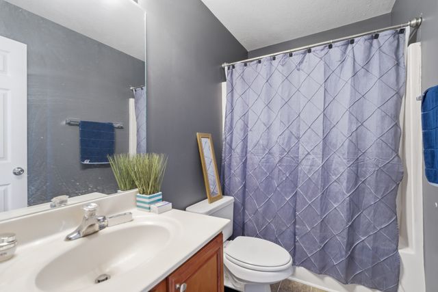 3134 George Buchanan Dr, La Vergne, TN 37086