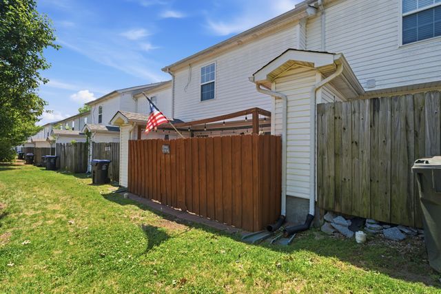 3134 George Buchanan Dr, La Vergne, TN 37086