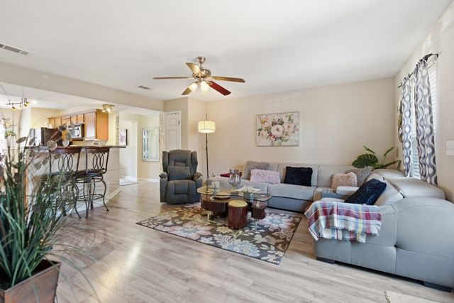 3134 George Buchanan Dr, La Vergne, TN 37086