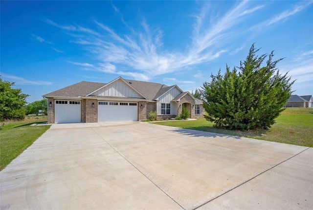 2313 Lions Pride Way, Blanchard, OK 73010