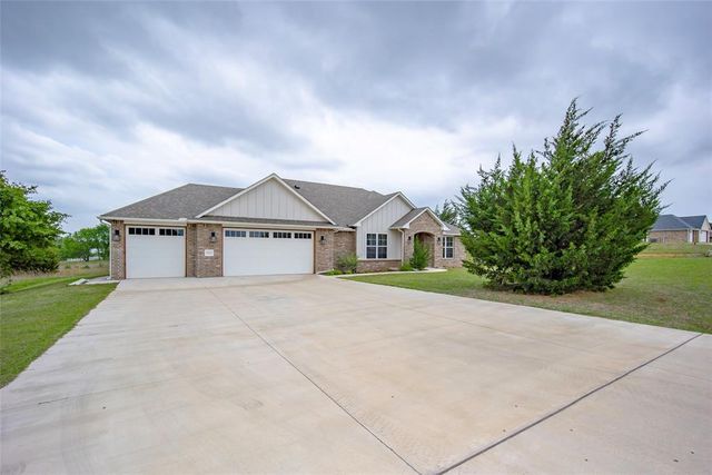 2313 Lions Pride Way, Blanchard, OK 73010
