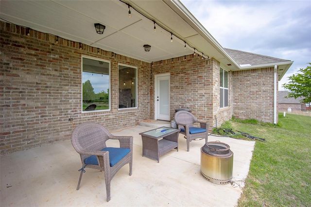 2313 Lions Pride Way, Blanchard, OK 73010