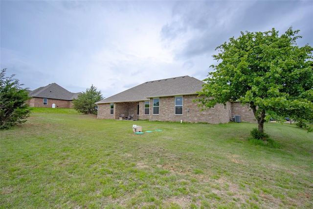 2313 Lions Pride Way, Blanchard, OK 73010