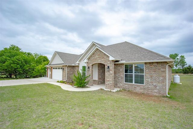 2313 Lions Pride Way, Blanchard, OK 73010
