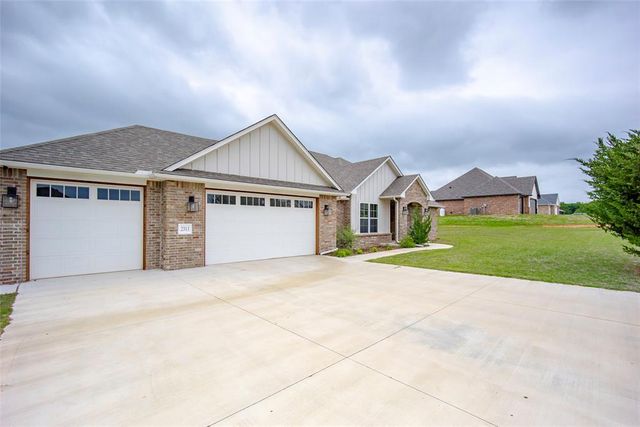 2313 Lions Pride Way, Blanchard, OK 73010