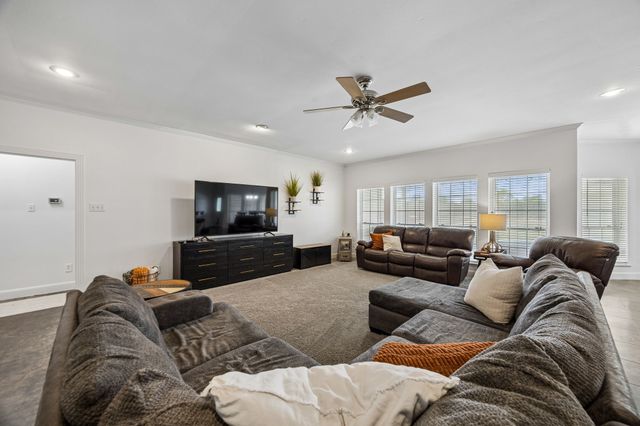 107 N Westlake Drive, Leonard, TX 75452