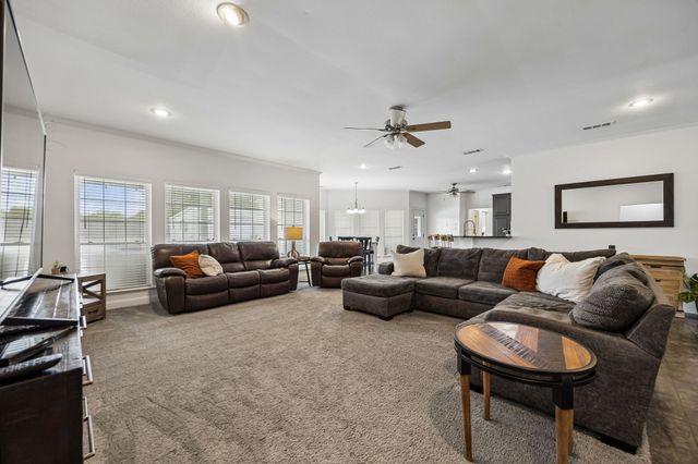 107 N Westlake Drive, Leonard, TX 75452