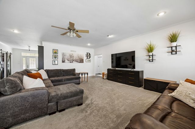 107 N Westlake Drive, Leonard, TX 75452