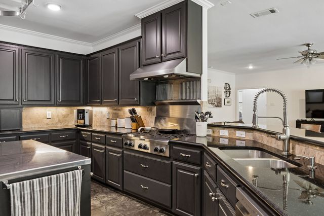 107 N Westlake Drive, Leonard, TX 75452
