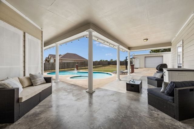 107 N Westlake Drive, Leonard, TX 75452