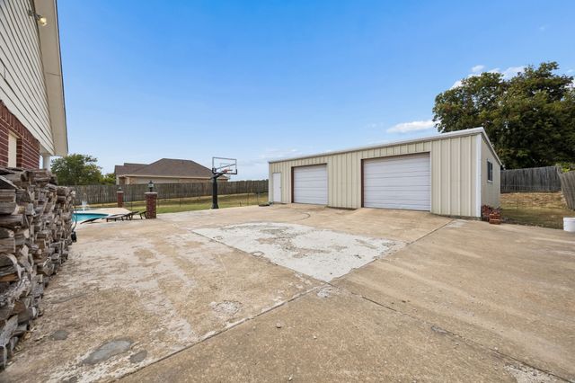 107 N Westlake Drive, Leonard, TX 75452
