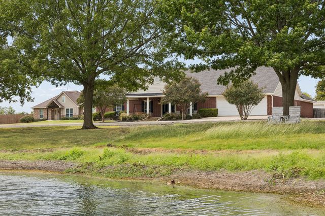 107 N Westlake Drive, Leonard, TX 75452