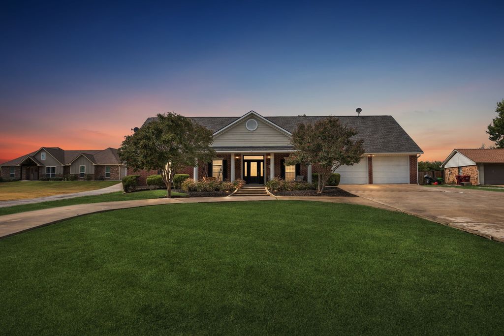 107 N Westlake Drive, Leonard, TX 75452