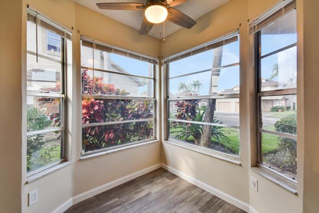 1475 Lake Mango Way, West Palm Beach, FL 33406