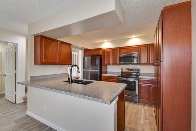 1475 Lake Mango Way, West Palm Beach, FL 33406