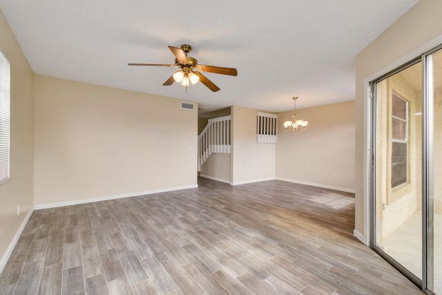 1475 Lake Mango Way, West Palm Beach, FL 33406