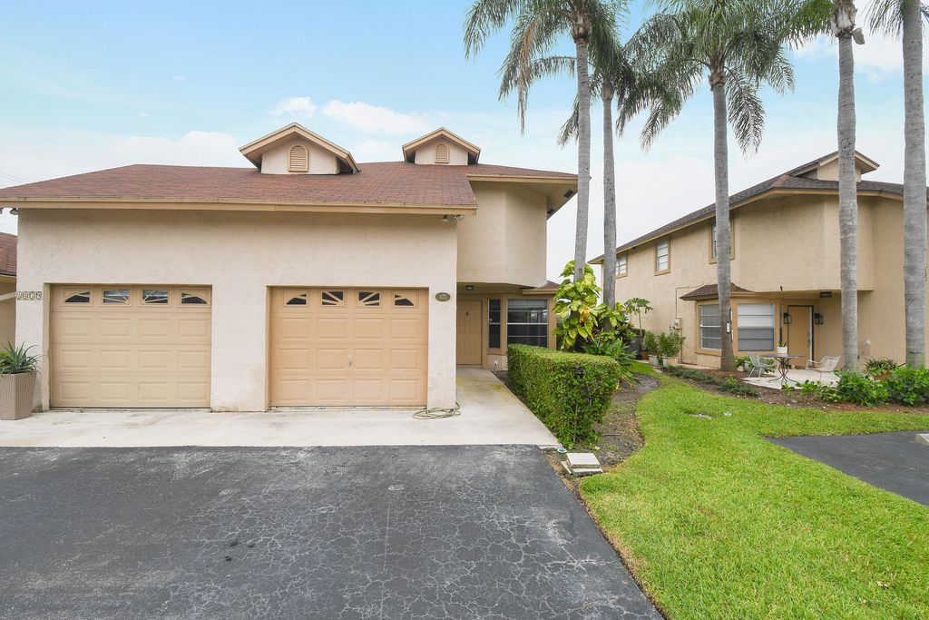 1475 Lake Mango Way, West Palm Beach, FL 33406