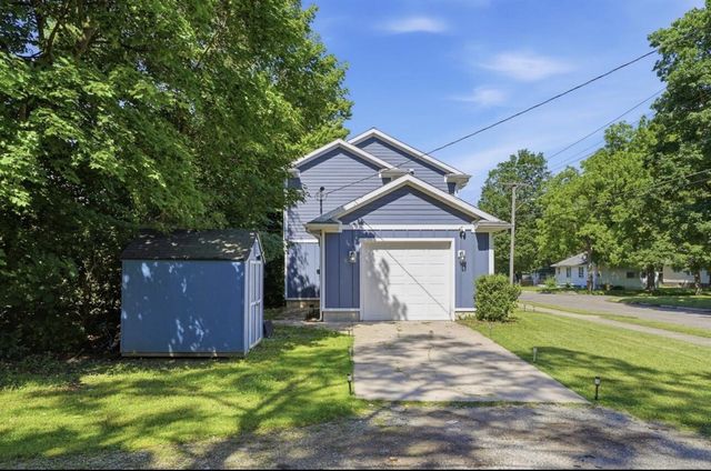 1015 Monroe Street, Benton Harbor, MI 49022