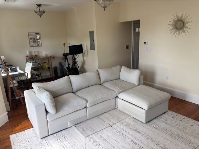 440 E 6th St 3, Boston, MA 02127
