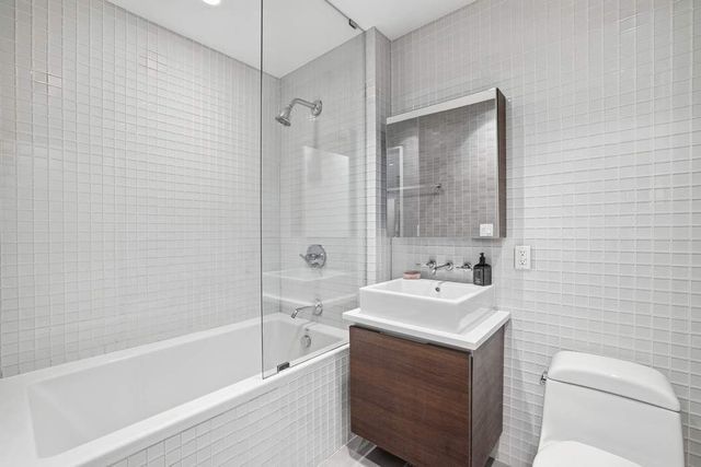 427 E 12th St Apt 3A, New York City, NY 10009