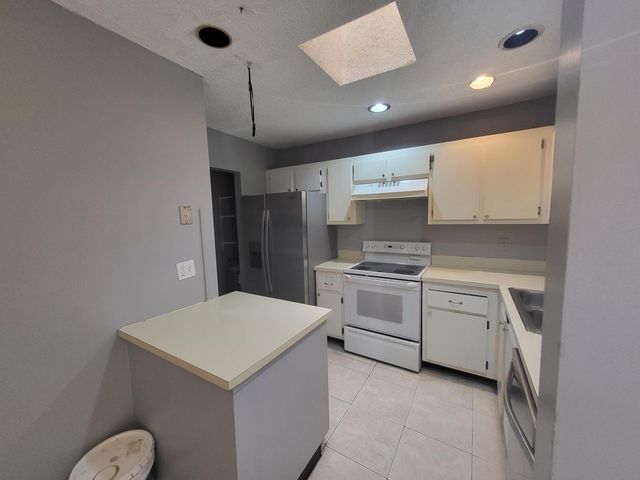 1801 Waterview Circle, Palm Springs, FL 33461