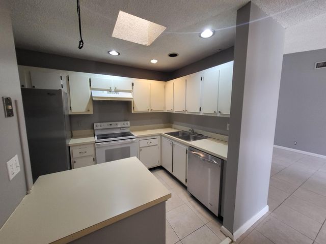 1801 Waterview Circle, Palm Springs, FL 33461