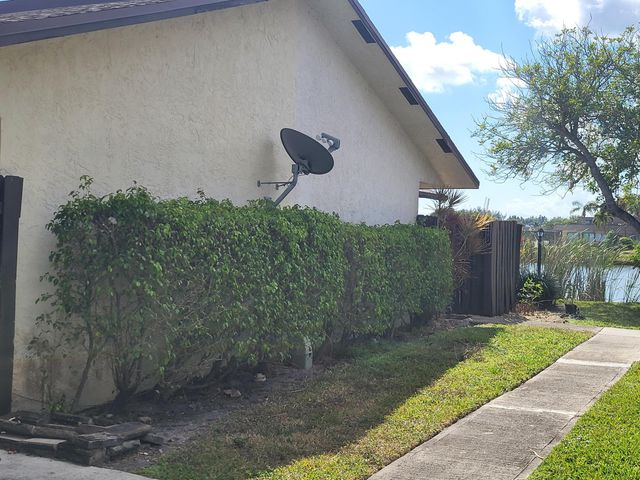 1801 Waterview Circle, Palm Springs, FL 33461