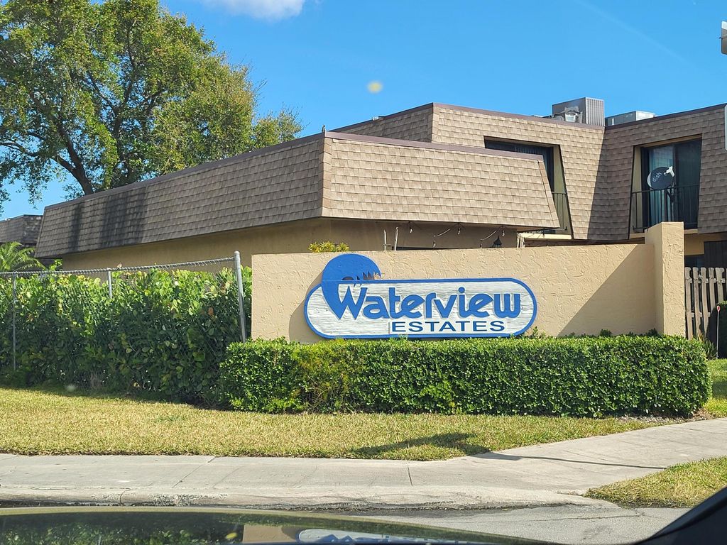 1801 Waterview Circle, Palm Springs, FL 33461