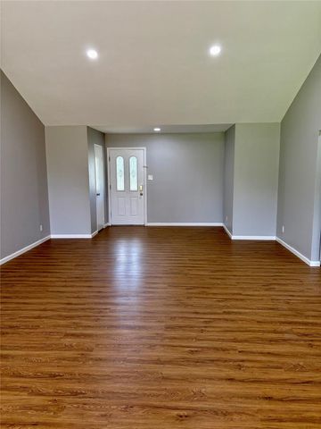 10434 Rocky Hollow Road, La Porte, TX 77571