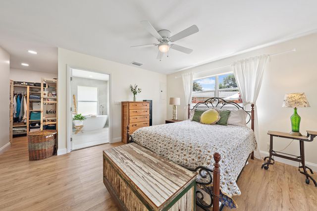 9831 Hyacinth Circle S, Palm Beach Gardens, FL 33410