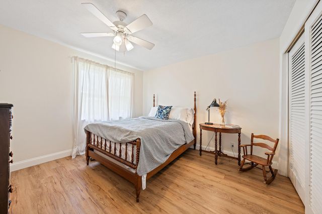 9831 Hyacinth Circle S, Palm Beach Gardens, FL 33410