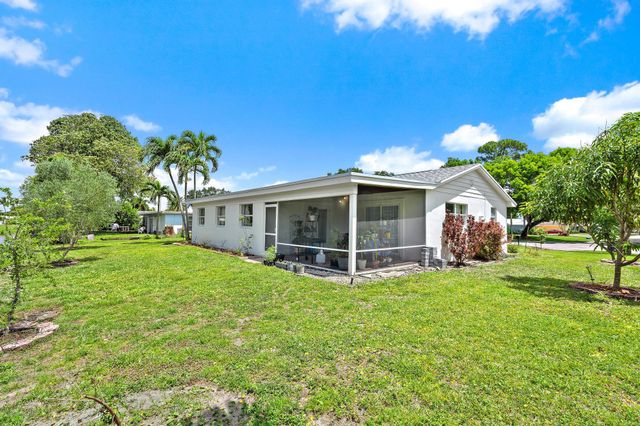 9831 Hyacinth Circle S, Palm Beach Gardens, FL 33410