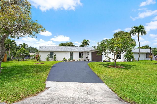 9831 Hyacinth Circle S, Palm Beach Gardens, FL 33410