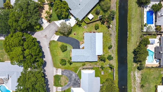 9831 Hyacinth Circle S, Palm Beach Gardens, FL 33410