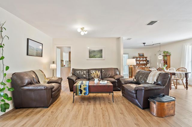 9831 Hyacinth Circle S, Palm Beach Gardens, FL 33410