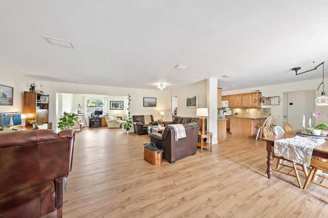 9831 Hyacinth Circle S, Palm Beach Gardens, FL 33410