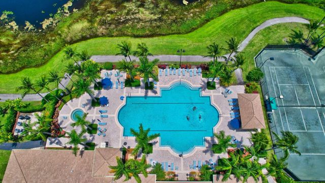 7082 Del Corso Lane, Delray Beach, FL 33446