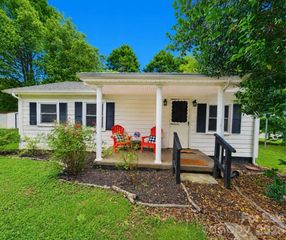 102 Aderholdt Road, Bessemer City, NC 28016